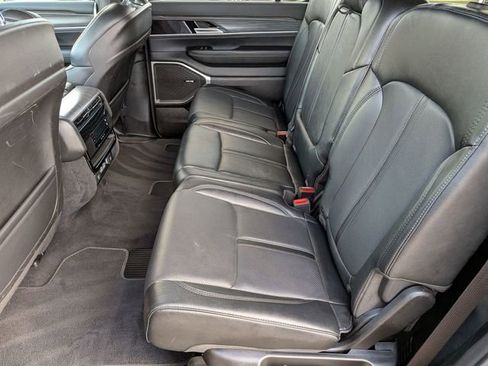 Used 2024 Jeep Wagoneer Series II w/ Flexible Seating Group image 25