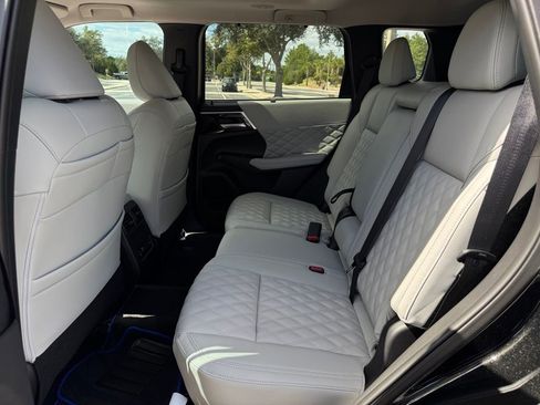 New 2025 Mitsubishi Outlander SEL image 15