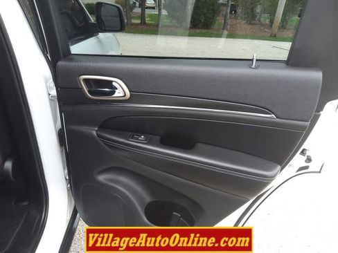 Used 2015 Jeep Grand Cherokee Limited w/ Luxury Group II AWD/4WD image 34
