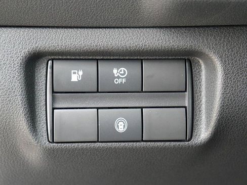 Used 2025 Nissan Leaf S image 24