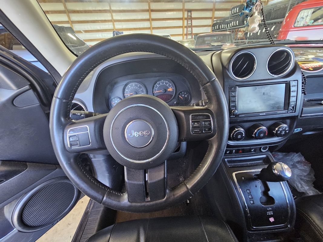 Used 2015 Jeep Patriot High Altitude FWD image 14