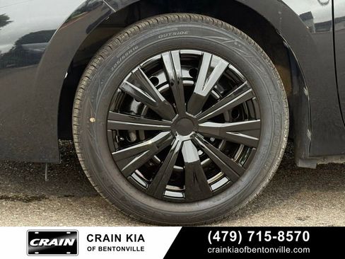 Used 2019 Toyota Corolla LE FWD image 29