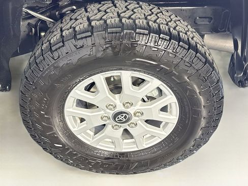 Used 2024 Toyota Tacoma SR5 w/ SR5 Upgrade Package image 36