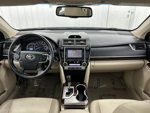 Used 2013 Toyota Camry XLE FWD image 14
