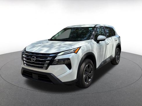 Used 2026 Nissan Rogue SV FWD image 3