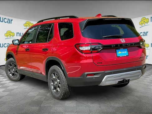 New 2025 Honda Pilot TrailSport image 5