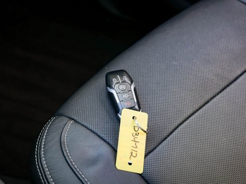 Used 2015 Ford F150 Lariat w/ Equipment Group 501A Mid image 8