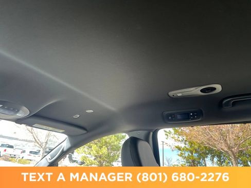 New 2026 Chrysler Pacifica Select FWD image 21