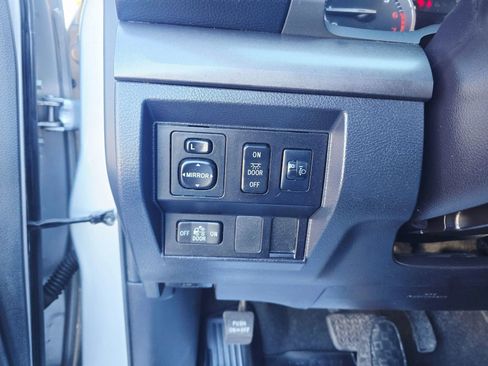 Used 2017 Toyota Tundra SR5 w/ SR5 Upgrade Package image 18