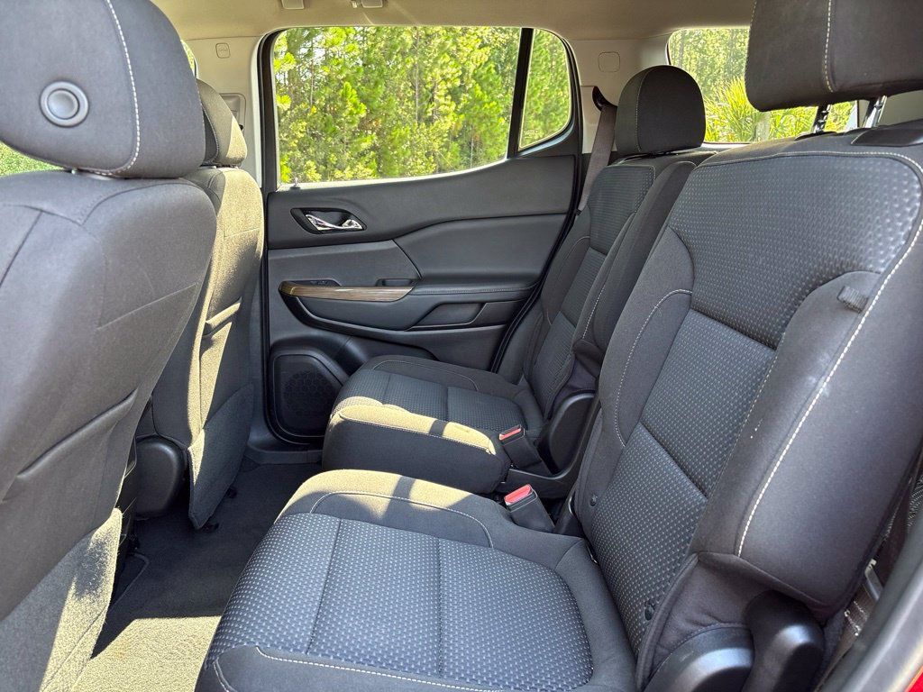 Used 2023 GMC Acadia SLE FWD image 16