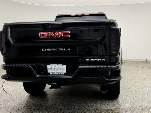 Used 2022 GMC Sierra 2500 Denali w/ Denali Black Diamond Edition AWD/4WD image 6