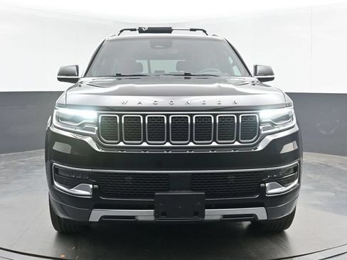 Used 2022 Jeep Wagoneer Series III w/ Premium Group I AWD/4WD image 3