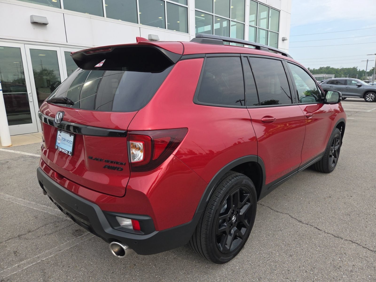 Used 2024 Honda Passport Black Edition image 5