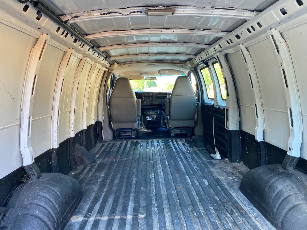 Used 2006 GMC Savana 2500 Extended RWD image 7