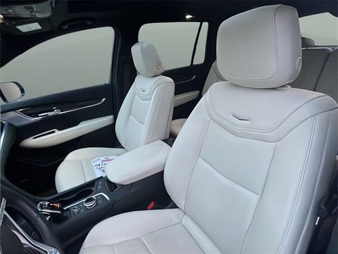 Used 2024 Cadillac XT6 Sport w/ Technology Package image 21