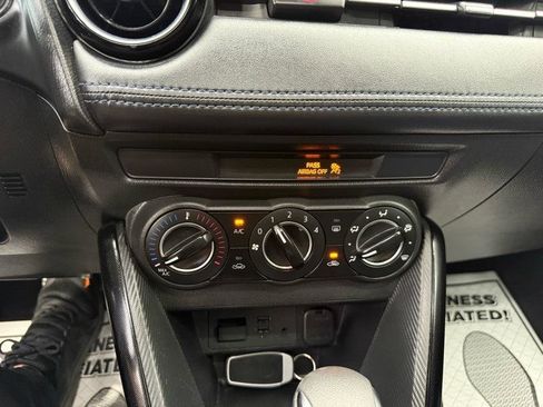 Used 2017 Toyota Yaris iA image 16