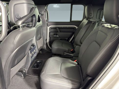 Used 2026 Land Rover Defender 130 S image 12
