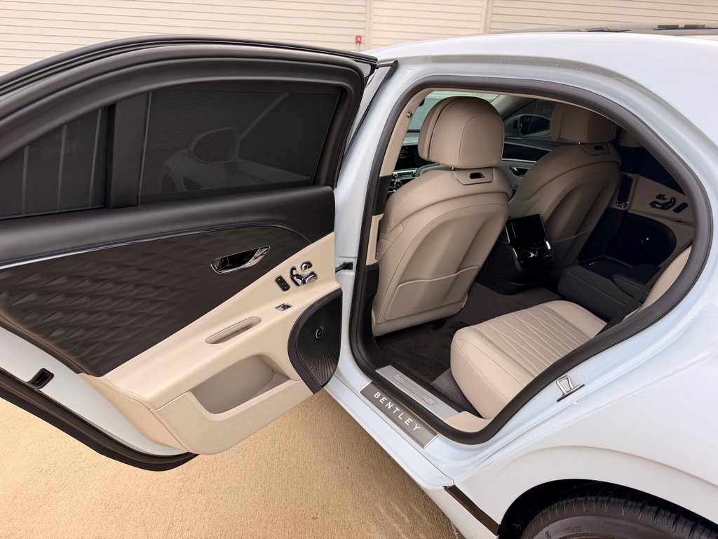 Used 2021 Bentley Flying Spur V8 AWD/4WD image 21
