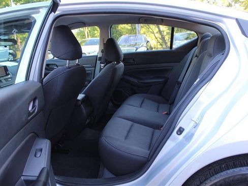 Used 2024 Nissan Altima 2.5 S FWD image 21