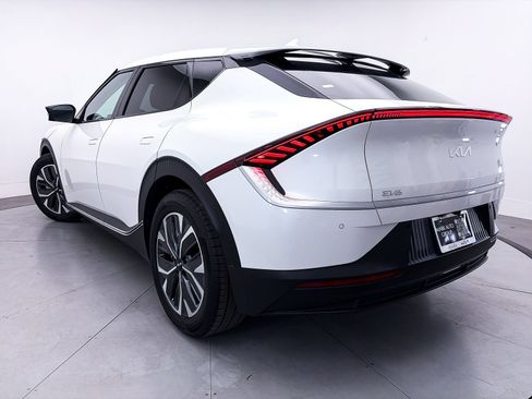 Certified 2022 Kia EV6 Light RWD image 2