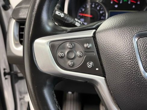 Used 2024 GMC Terrain SLT FWD image 25