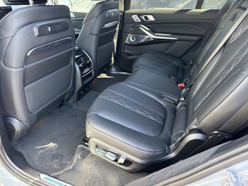 New 2026 BMW X7 M60i image 15