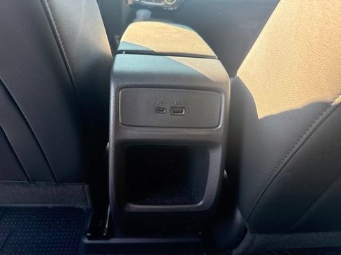 Used 2025 Chevrolet Trax RS w/ Sunroof Package FWD image 28