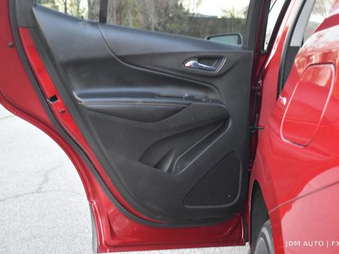 Used 2018 Chevrolet Equinox Premier image 11