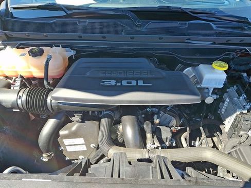 Used 2022 RAM 1500 Limited w/ Body Color Bumper Group AWD/4WD image 27