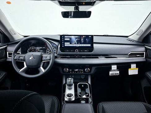 New 2025 Mitsubishi Outlander ES image 22