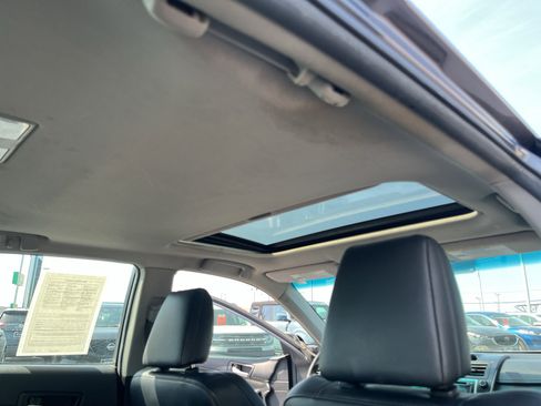 Used 2014 Toyota Camry SE w/ Moonroof Package image 32