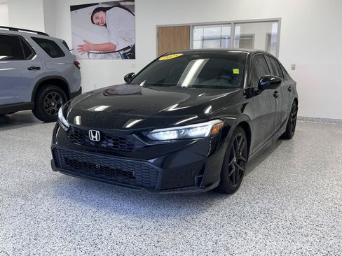 Used 2025 Honda Civic Sport image 3