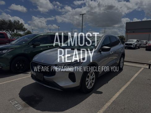 Used 2024 Ford Escape Active w/ Tech Pack #1 FWD image 2