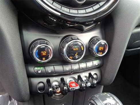 Used 2017 MINI Cooper 2-Door Hardtop image 16