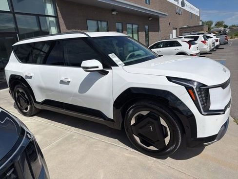 Used 2024 Kia EV9 Land AWD/4WD image 1