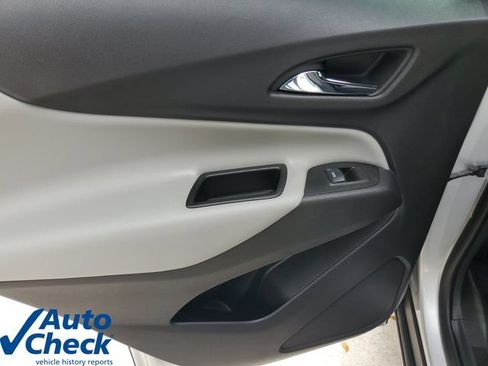 Used 2020 Chevrolet Equinox LS FWD image 12