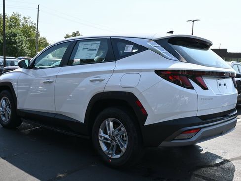 Used 2025 Hyundai Tucson SE image 5