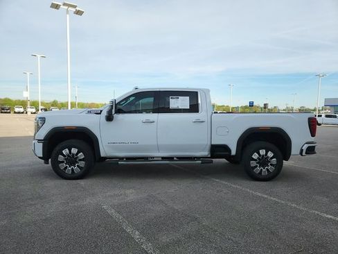 Used 2025 GMC Sierra 2500 Denali image 5