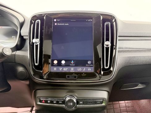 Used 2021 Volvo XC40 P8 Recharge w/ Advanced Package AWD/4WD image 60