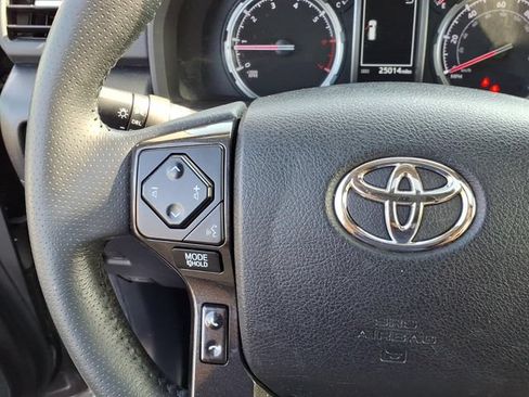 Certified 2022 Toyota 4Runner TRD Off-Road Premium w/ Moonroof Package AWD/4WD image 22