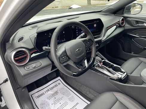 Used 2025 Chevrolet Trax RS w/ Driver Confidence Package image 12