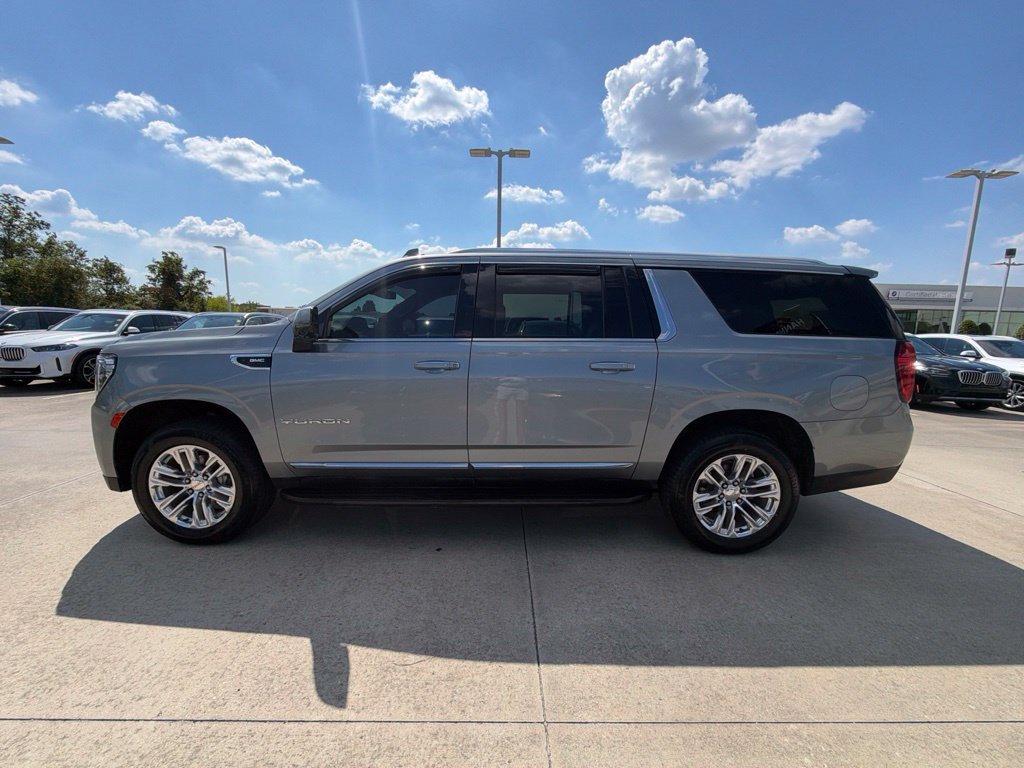 Used 2023 GMC Yukon XL SLT w/ SLT Luxury Package RWD image 2