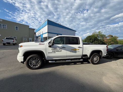 New 2026 Chevrolet Silverado 2500 LT AWD/4WD image 2