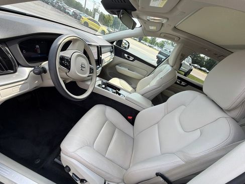 Certified 2024 Volvo XC60 B5 Core w/ Climate Package AWD/4WD image 7