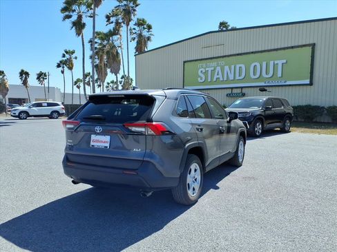 Used 2020 Toyota RAV4 XLE w/ Convenience Package image 8