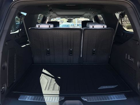 New 2026 Chevrolet Suburban Premier image 24