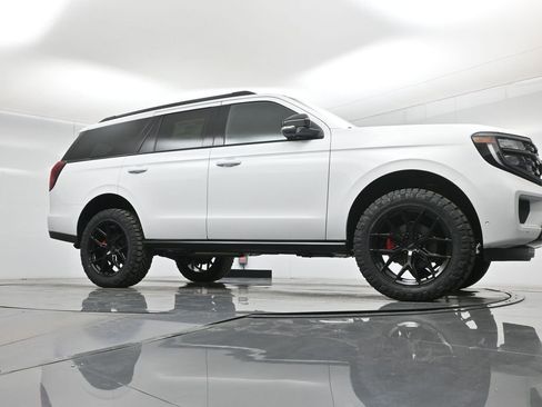 New 2025 Ford Expedition Platinum w/ Stealth Performance Package image 45