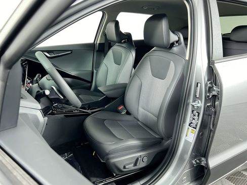 New 2025 Kia Niro SX image 14