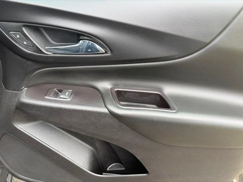 Used 2021 Chevrolet Equinox LT FWD image 39
