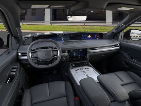 New 2026 Lincoln Navigator Reserve w/ Jet Appearance Package AWD/4WD image 9